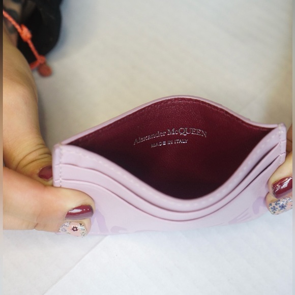 Alexander McQueen NWOT Men’s Graffiti Logo Wallet Lilac - Picture 3 of 4